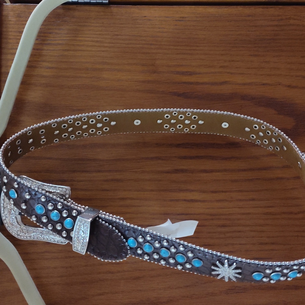 Girls belt new never worn